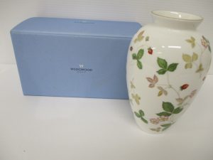 買取専門店大吉宇都宮東宿郷店でウエッジウッドの花瓶をお買取り致しました！