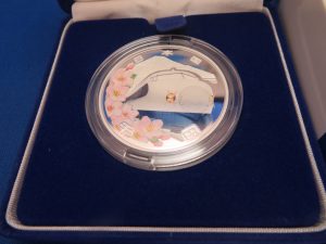 本日は新幹線開業50周年記念1000円銀貨をお買取りさせて頂きました。