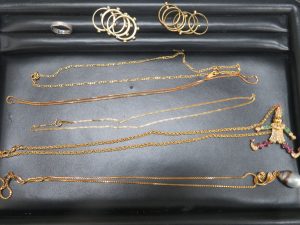 本日は貴金属をお買取りさせて頂きました。