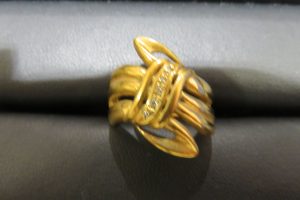 貴金属の代表格金にプラチナのリングのお買取りです