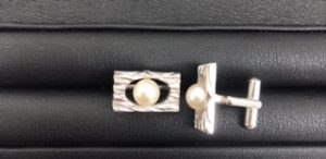 多摩平でカフス等のメンズアクセサリーを売るなら『買取専門店大吉 イオンモール多摩平の森店』へ！！