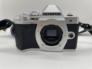 オリンパスのミラーレス一眼レフをお買取りしました大吉国立店です!!