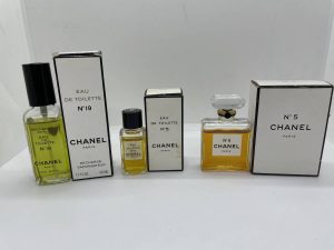 大吉国立店で使いかけの香水をお買取りしました!!