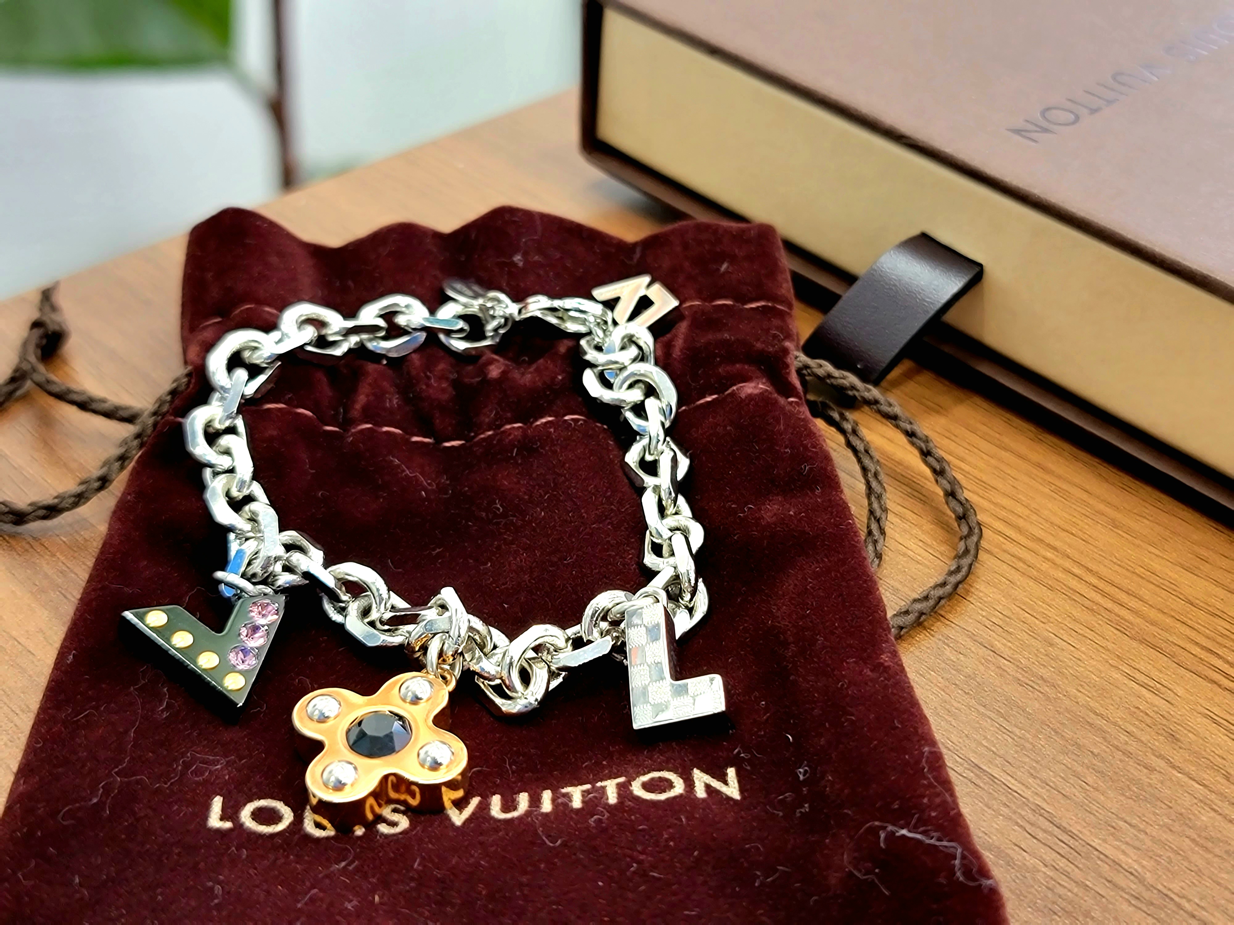 ルイヴィトンのブレスレット