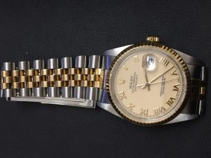 4C0CE6D9-80A6-4D8F-AB9A-DBFC0C467CD7