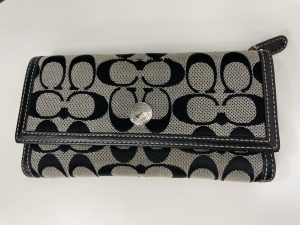 今回はCOACHのお財布をお買取りさせて頂きました!大吉橋本高野口店です!