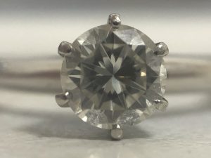 ダイヤモンド　貴金属　プラチナ　ジュエリー　アクセサリー　宝飾品　買取　買い取り　東京　江戸川区　葛西