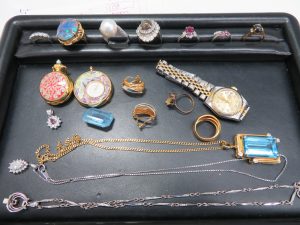 貴金属アクセサリー・腕時計のお買取りさせて頂きました。
