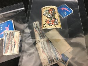 バラバラの切手の買取も行っている、東大阪にある大吉じゃんぼ食鮮館花園店です!