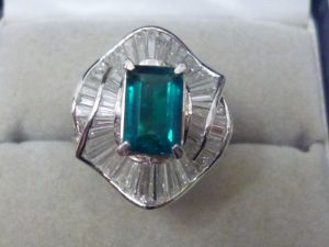 エメラルドの指輪のお買取りを致しました。買取専門店大吉ゆめタウン中津店(大分県)です。