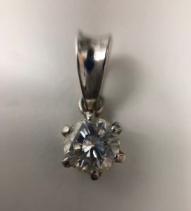 どんな大きさのダイヤモンドでも「 しっかり」お値付けいたします! 買取専門店大吉ゆめタウン南岩国店