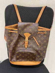 B92245F0-8C9B-45BE-B799-7ACB0D8CDE3A