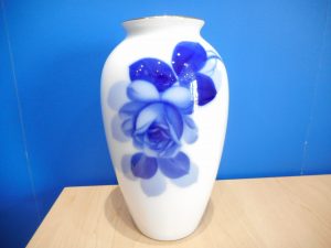 大倉陶園　花瓶