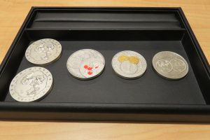 色々なメダルのお買取もしている買取専門店大吉東急プラザ新長田店です。