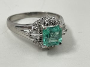 今回はエメラルドのリングをお買取りさせて頂きました!大吉橋本高野口店です!