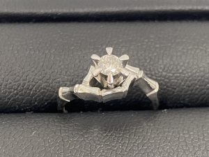 買取専門店大吉ザ・ビッグ豊平店で立爪ダイヤモンドリングをお買取しました