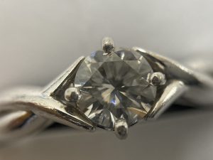 ダイヤモンドを売るなら買取専門店大吉ザ・ビッグ豊平店にお任せください