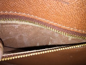 ヴィトンのボロボロになったバッグの買取もしている、東大阪にある買取専門店大吉じゃんぼ食鮮館花園です!