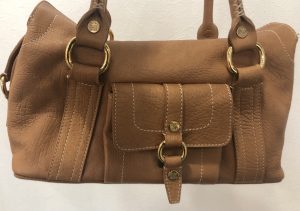 綾瀬市でセリーヌを売るなら!買取専門店大吉綾瀬タウンヒルズ店へ