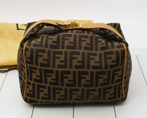 フェンディ ズッカ ハンドバッグ6.7