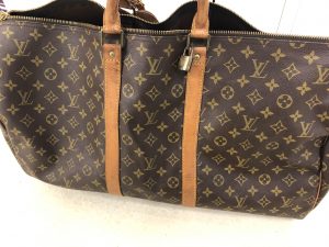 うるま市からお越しのお客様からヴィトンのバッグを大吉 胡屋店でお買取しました!!