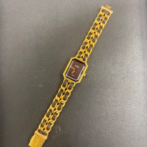 88965410-D4E9-4E31-B7CE-DE8064F5C404