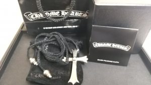 大野城市の皆様、クロムハーツのラージクロスチョーカーを売るなら大吉アクロスモール春日店へ