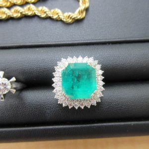 エメラルド 買取 青森