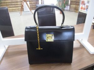 セリーヌ 買取 弘前