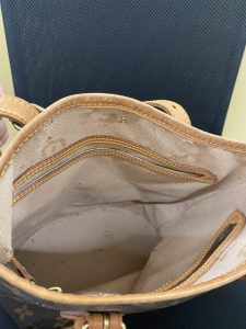 ヴィトンバッグ生地が剥がれていても買取ります!大吉 大阪エコールロゼ店です♪