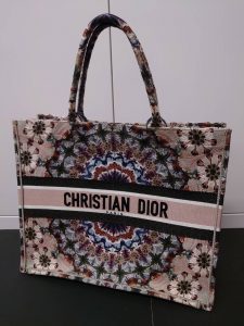 今回はDiorのバッグをお買取りさせて頂きました!大吉橋本高野口店です!