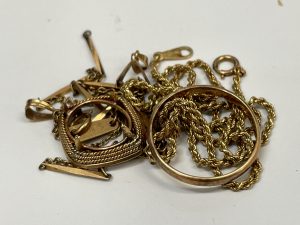 今回は金製品を纏めてお買取りさせて頂きました!大吉橋本高野口店です!