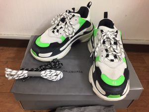BALENCIAGAのスニーカーを買取致しました!