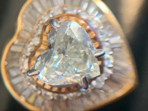 ダイヤモンドのジュエリーアクセサリーのお買取りは買取専門店大吉砂町銀座店へ！