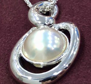 パール付きネックレスも積極買取!!大吉綾瀬タウンヒルズ店!