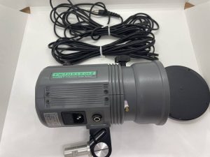 COMETのモノブロックストロボをお買取りしました大吉国立店です!!