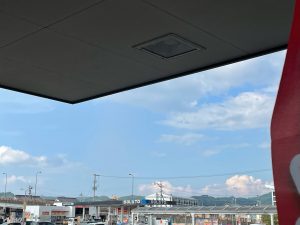 車屋さんで「このエンブレム…要りますか?」は元気よくハイ!で。姶良市・買取専門店大吉タイヨー西加治木店より…