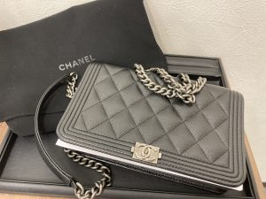 BOYCHANELチェーンウォレット