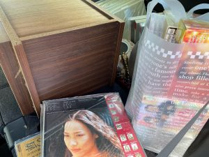 出張買取もおまかせ!車1台分のレコード、DVD、壺のお買取は姶良市の買取専門店大吉タイヨー西加治木店です!