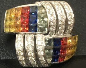 デザイン性の高いアクセサリーの買取なら、東大阪にあるリサイクルショップ、買取専門店大吉じゃんぼ食鮮館花園にお任せ下さい!