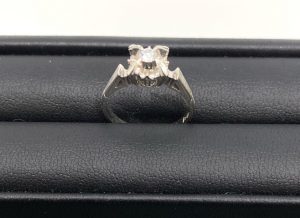 ダイヤモンド 指輪