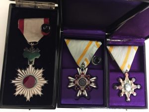 大野城市の皆様、勲章なら大吉 アクロスモール春日店で無料査定・高価買取!!