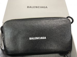 宜野湾市からお越しのお客様からバレンシアガの財布を買取専門店 大吉 胡屋店にてお買取りしました!