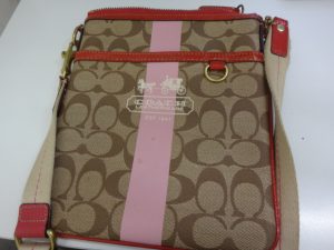 大吉調布店で買取したブランドのバッグ