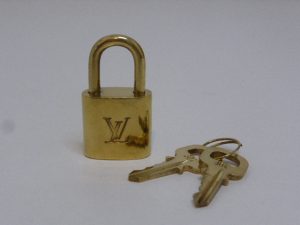 ルイ・ヴィトンのパドロックキーをお買取り致しました☆大吉松江店