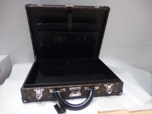 ルイヴィトンのアタッシュケースを売るなら横浜関内の買取大吉 カトレヤプラザ伊勢佐木店