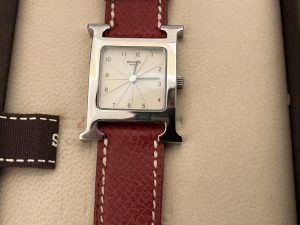 大野城市の皆様、Hermèsの時計は大吉アクロスモール春日店で高く売りましょう!!