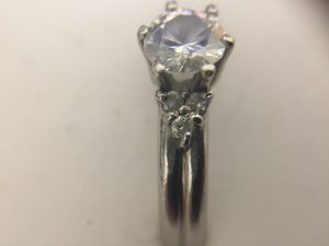 朝倉市の皆様、ダイヤを高く売るなら全国展開の大吉アクロスモール春日店へ!!!