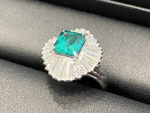 香川県綾歌郡宇多津町でダイヤモンド/宝石/アクセサリーのお買取なら「買取専門店 大吉イオンタウン宇多津店」にお任せください！