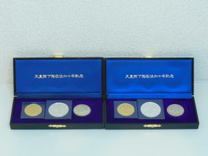金貨と銀貨のセットをお買取り致しました!